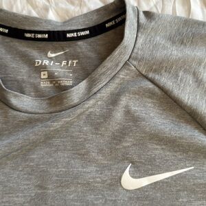 Men’s Nike Gray Dri-FIT T-Shirt medium M